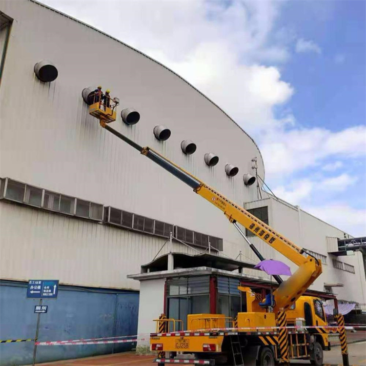 丹江口高空作业车出租服务：专业广告牌安装解决方案